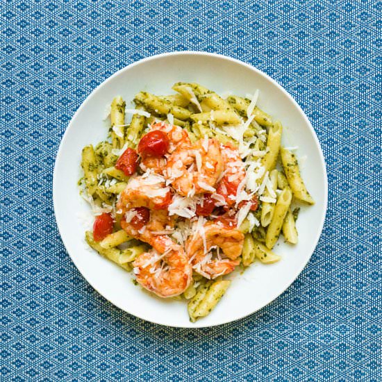 Shrimp and cherry tomato pesto