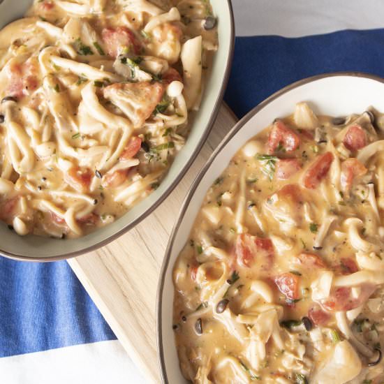 Mushrooms with Tomato Cream Sauce