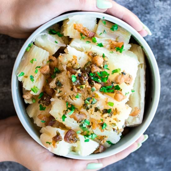 Cuban Yuca con Mojo