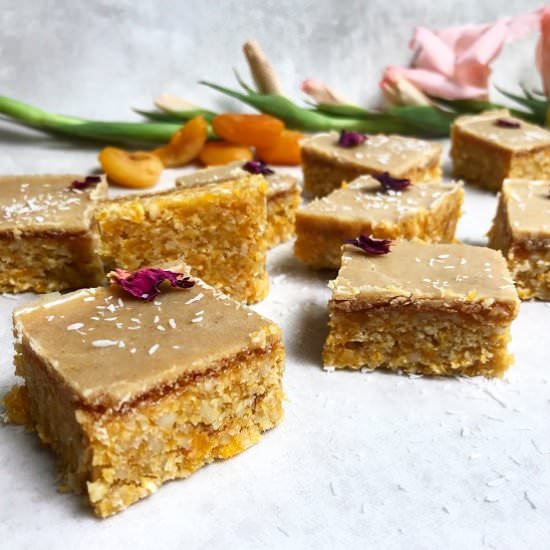 Raw Ginger and Apricot Crunch Bars