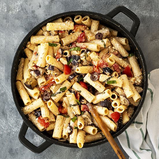 Creamy summer pasta with eggplant