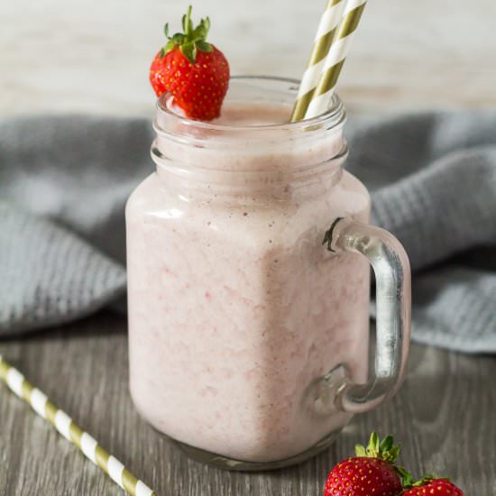 Strawberry Oatmeal Smoothie
