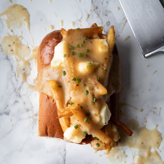 Poutine Hot Dog