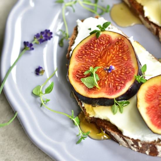 Fig, goat’s cheese sourdough toast