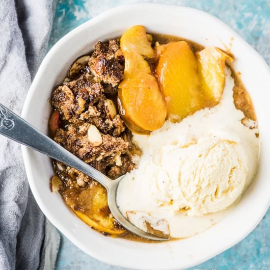 Amaretto Peach Cobbler