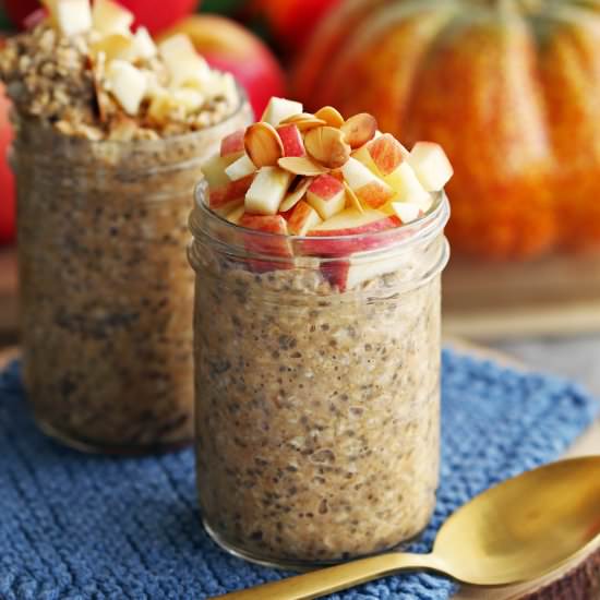 Chai-Spiced Pumpkin Overnight Oats