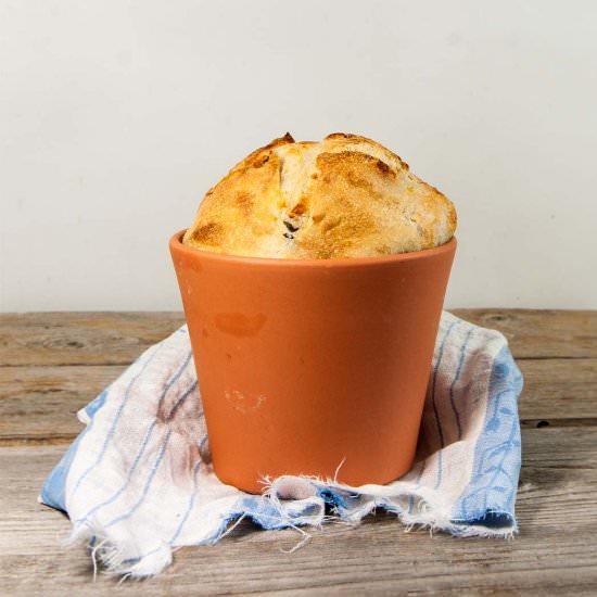 Sourdough pot bread with parmesan