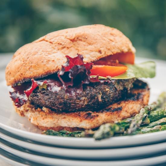 Portobello Pesto Burger (Vegan)