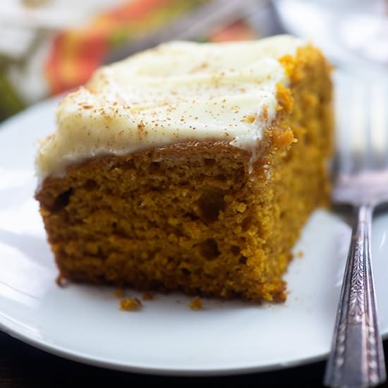 PUMPKIN CAKE WITH CREAM CHEESE
