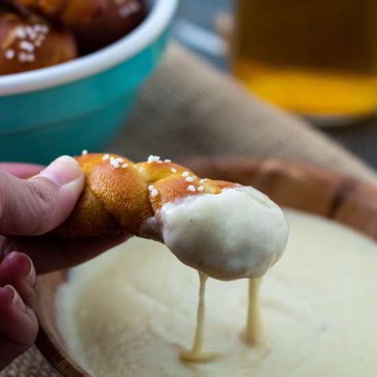 Braided Pretzel & Beer Cheese Sauce