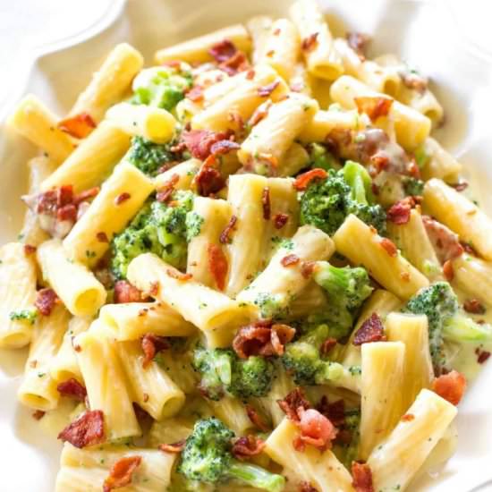 ONE-POT BACON BROCCOLI PASTA