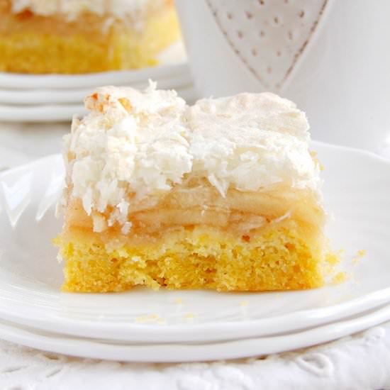 Apple pie with meringue