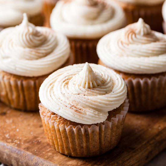 Surprise Apple Pie Cupcakes