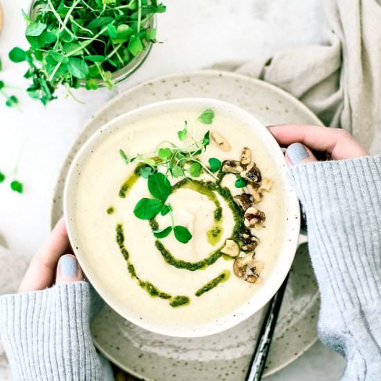 easy one-pot cauliflower soup
