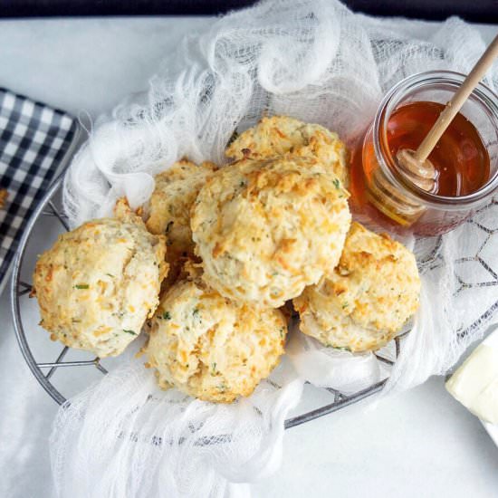 Copycat Red Lobster Cheddar Biscuit