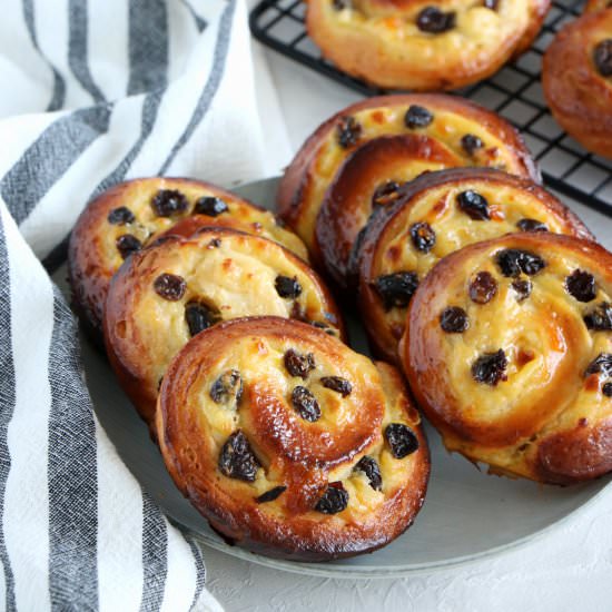 Easy French Pains aux Raisins