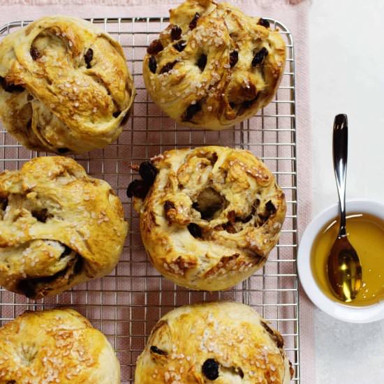 Cinnamon and Raisin Bagels