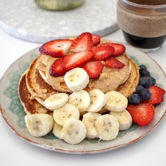 Protein pancakes w/ seasonal fruit