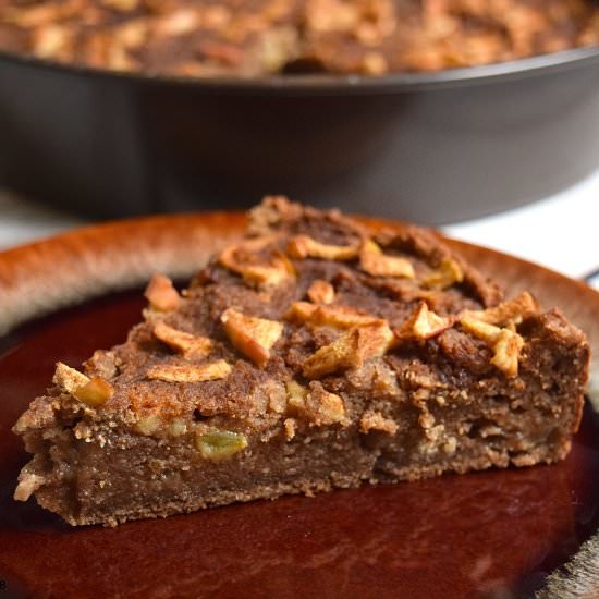 Vegan Apple Cinnamon Cake