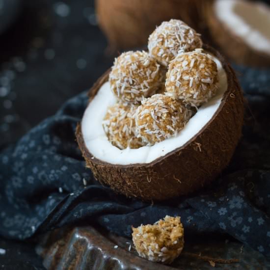 Coconut energy balls