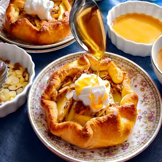 Easy Breakfast Apple Crostata
