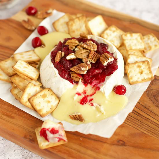 Baked Brie with Cranberry Sauce