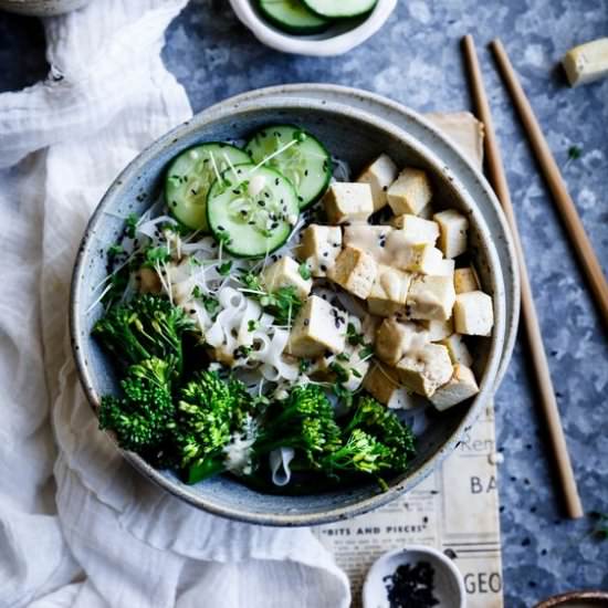 Easy tofu satay bowl