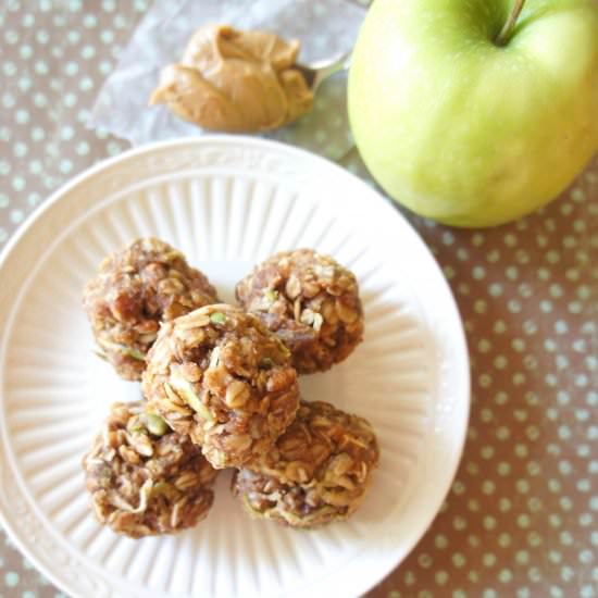 Apple Cinnamon Energy Bites
