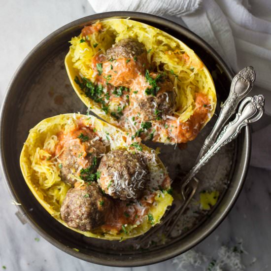 Spaghetti Squash with Tomato Sauce