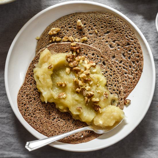 Buckwheat pancakes & apple compote