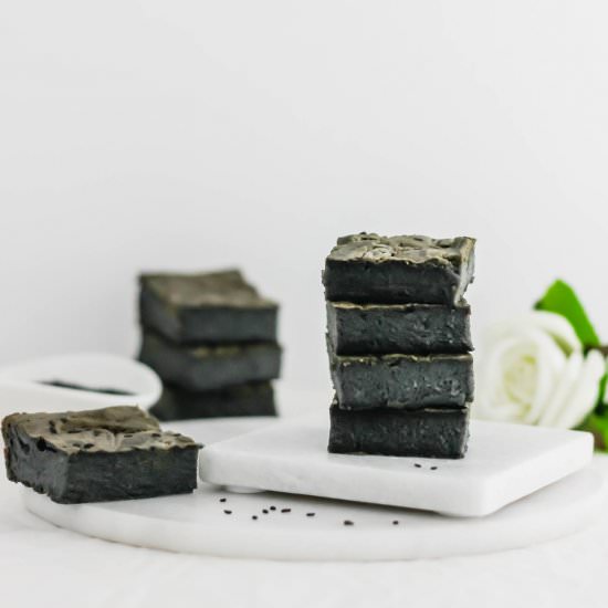 Black Sesame Charcoal Mochi