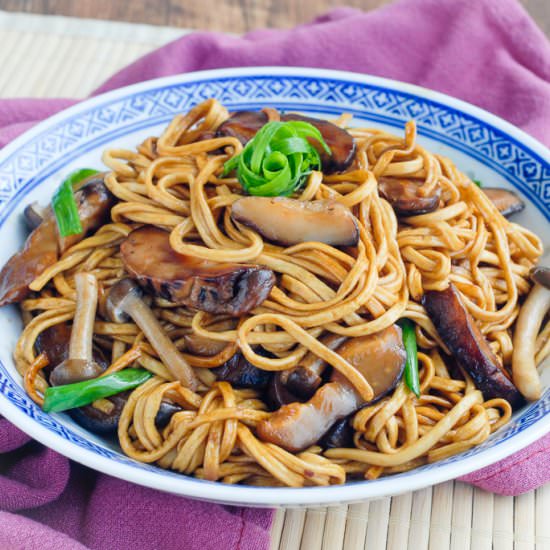 Chinese Braised Mushroom Noodles