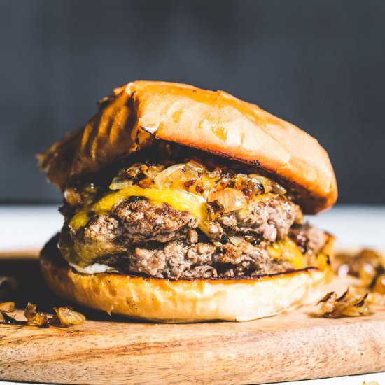 Flat Top Cheeseburger