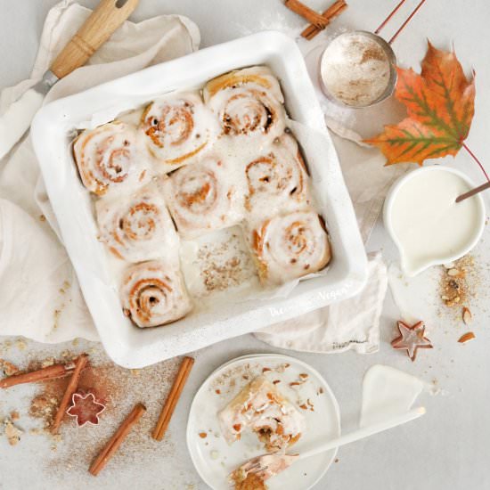 Gingerbread cinnamon rolls