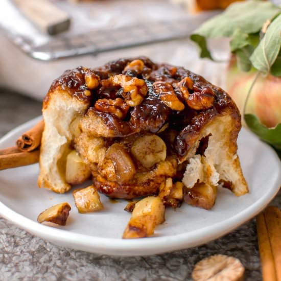 Sticky walnut apple cinnamon buns