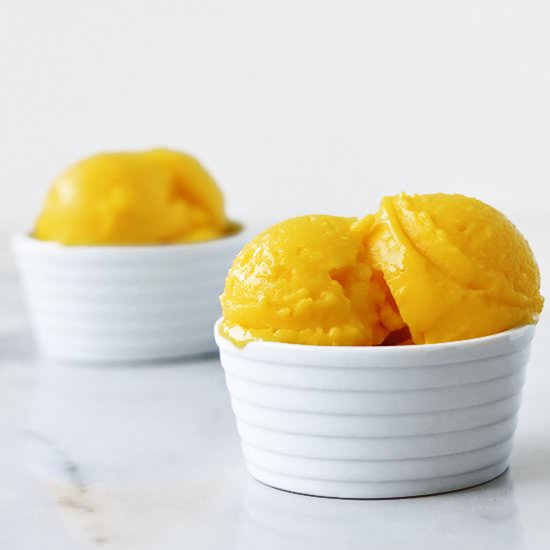 MANGO ALMOND ICE CREAM