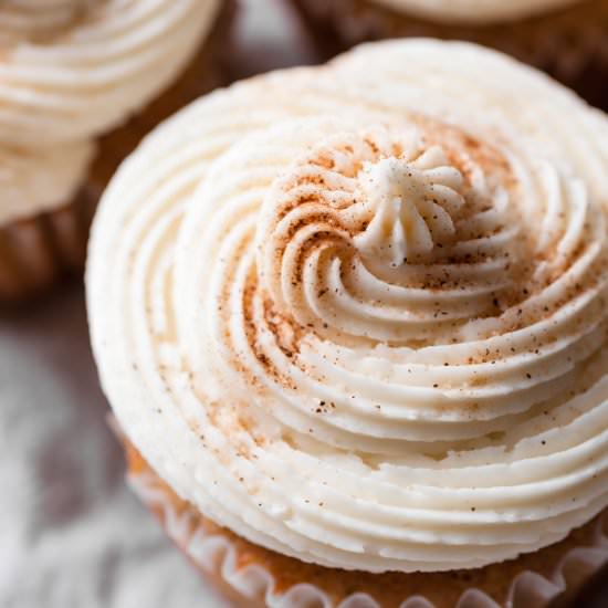 Maple Vanilla Buttercream Frosting