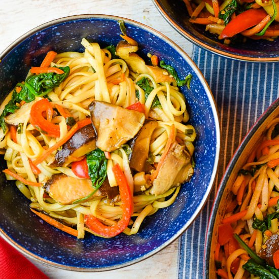 Easy Breezy Vegetable Lo Mein