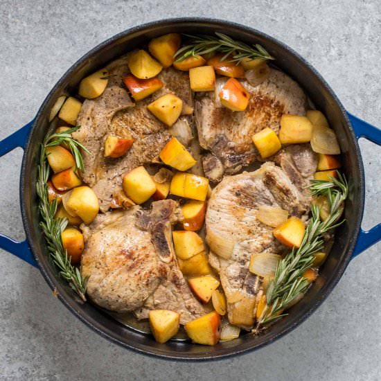 One Pan Pork Chops and Apples