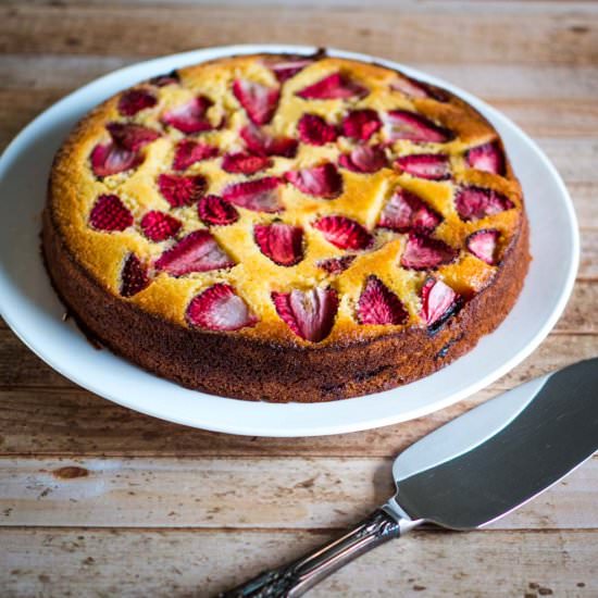 Strawberry lemon polenta cake