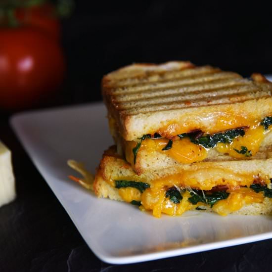 CHEESY BACON SPINACH PANINI