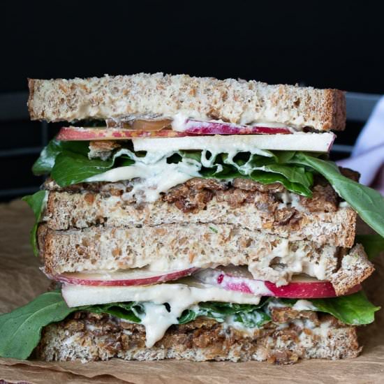 Apple Arugula Tempeh Sandwich