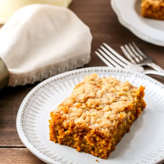 Chai Spice Pumpkin Coffee Cake