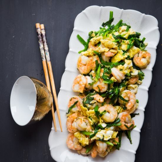 Stir-fried shrimp and garlic chives
