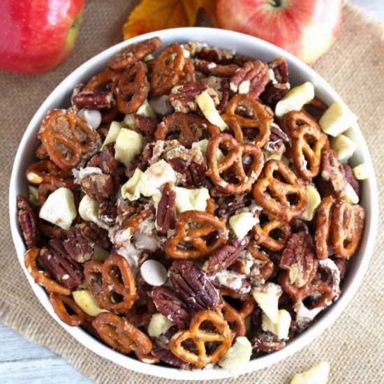 Caramel Apple Pie Party Mix