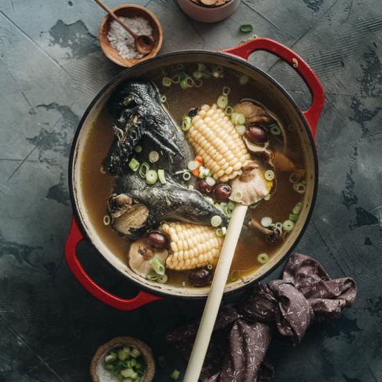 Silkie Chicken Soup (乌鸡汤)