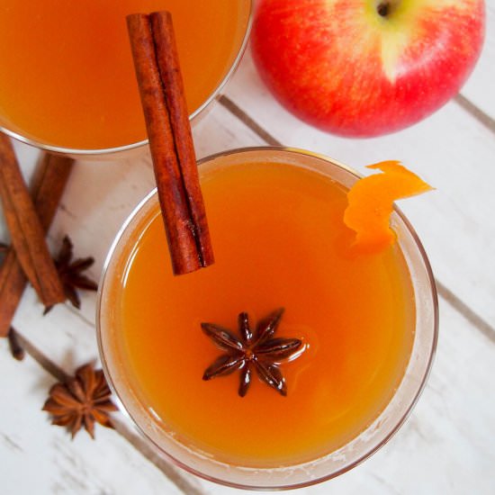 Spiked mulled apple cider