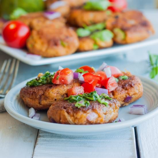 Easy Paleo Salmon Cakes
