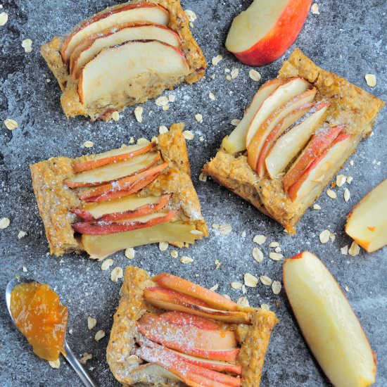 Vegan cake with apples