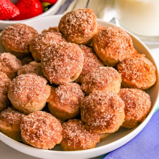 Baked apple cinnamon donut holes